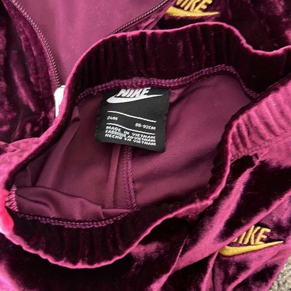 24m Nike velour sweatsuit set - Picture 6 of 6